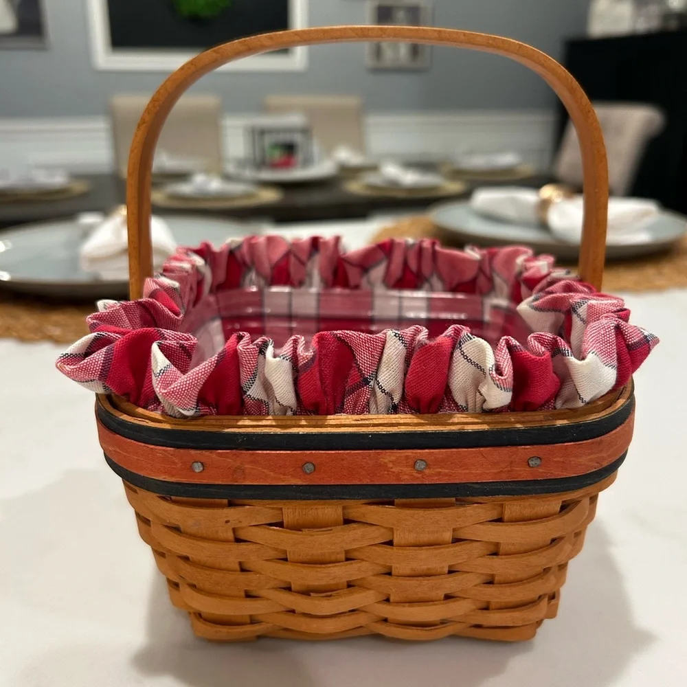 2001 Longaberger All-American Collection Strawberry Basket